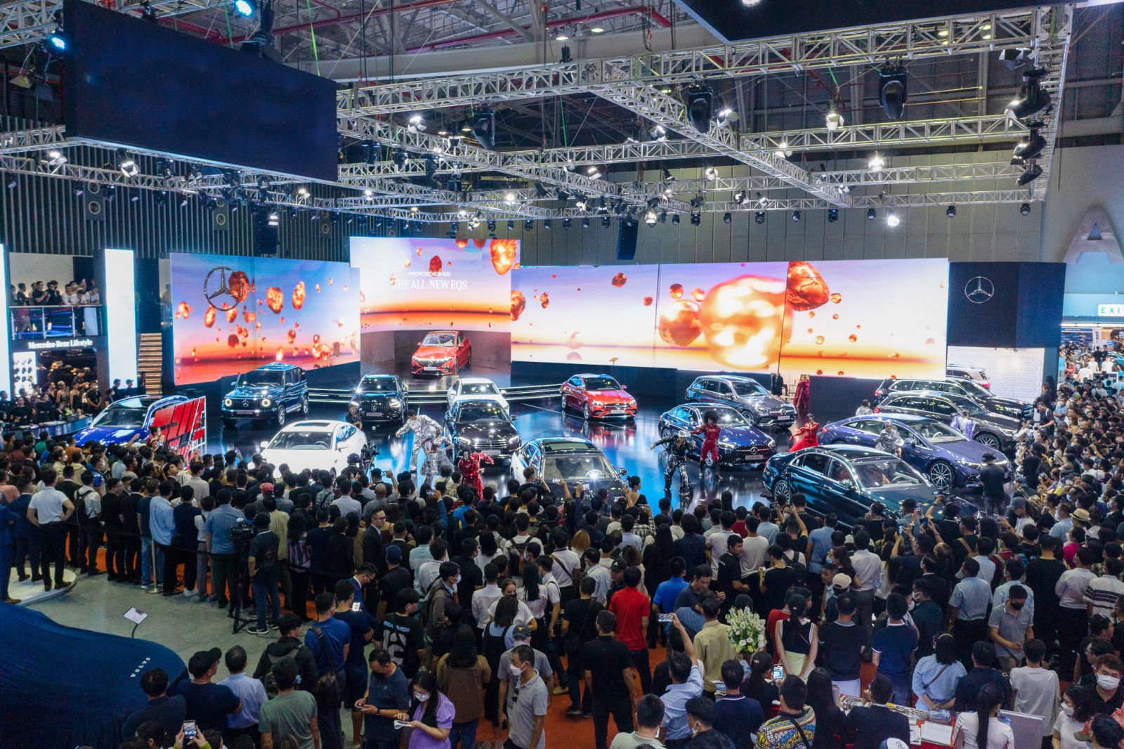 Giải pháp ghép màn hình được nhiều hãng xe ứng dụng trong sự kiện Vietnam Motor Show 2022